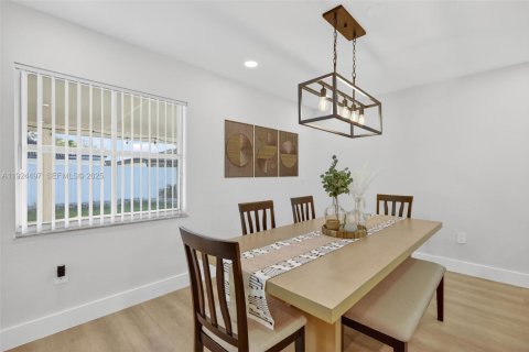 Casa en alquiler en Homestead, Florida, 4 dormitorios, 160.72 m2 № 1982777 - foto 10