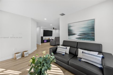 Casa en alquiler en Homestead, Florida, 4 dormitorios, 160.72 m2 № 1982777 - foto 6