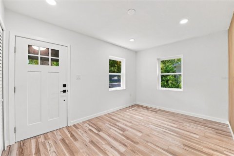 House in Largo, Florida 3 bedrooms, 85.56 sq.m. № 2344877 - photo 7