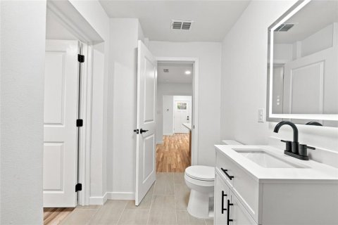 House in Largo, Florida 3 bedrooms, 85.56 sq.m. № 2344877 - photo 17