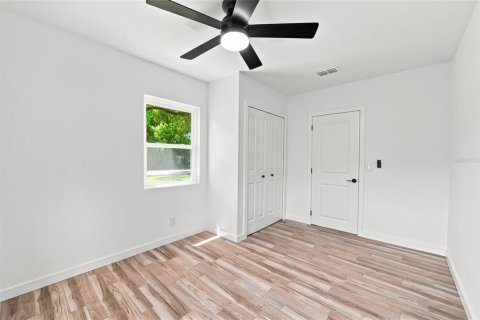 House in Largo, Florida 3 bedrooms, 85.56 sq.m. № 2344877 - photo 14