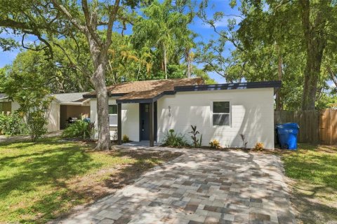 House in Largo, Florida 3 bedrooms, 85.56 sq.m. № 2344877
