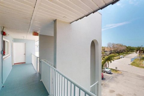 Condominio en venta en Treasure Island, Florida, 2 dormitorios, 97.08 m2 № 1743742 - foto 2