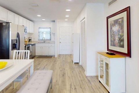 Condominio en venta en Treasure Island, Florida, 2 dormitorios, 97.08 m2 № 1743742 - foto 24