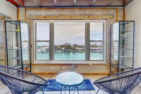 Condominio en venta en Treasure Island, Florida, 2 dormitorios, 97.08 m2 № 1743742 - foto 15