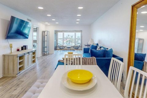 Condominio en venta en Treasure Island, Florida, 2 dormitorios, 97.08 m2 № 1743742 - foto 23