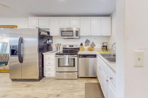 Condominio en venta en Treasure Island, Florida, 2 dormitorios, 97.08 m2 № 1743742 - foto 18