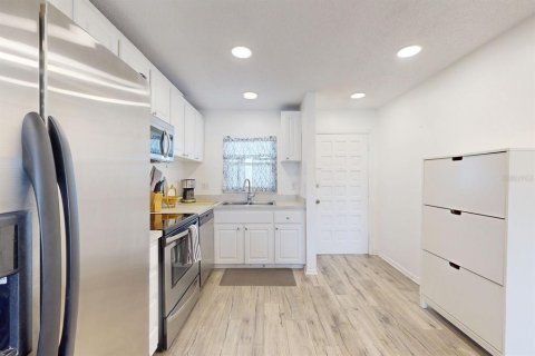 Condominio en venta en Treasure Island, Florida, 2 dormitorios, 97.08 m2 № 1743742 - foto 22