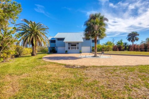 House in Englewood, Florida 3 bedrooms, 187.01 sq.m. № 1528809 - photo 3
