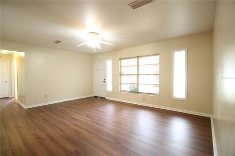 Casa en alquiler en Gainesville, Florida, 4 dormitorios, 153.47 m2 № 1907241 - foto 2