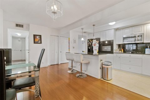 Condo in Aventura, Florida, 3 bedrooms  № 1962266 - photo 4