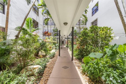 Condo in Aventura, Florida, 3 bedrooms  № 1962266 - photo 23