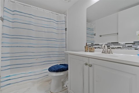 Condo in Aventura, Florida, 3 bedrooms  № 1962266 - photo 16