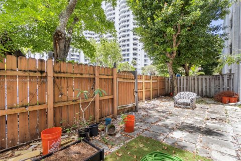 Condo in Aventura, Florida, 3 bedrooms  № 1962266 - photo 8