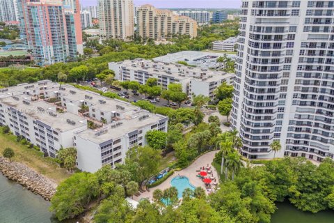 Condo in Aventura, Florida, 3 bedrooms  № 1962266 - photo 29