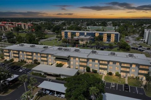 Condo in Port Charlotte, Florida, 2 bedrooms № 2113272