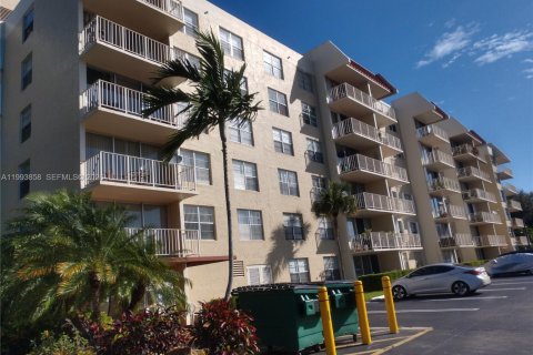 Copropriété à vendre à Miami, Floride: 2 chambres, 116.41 m2 № 2145666 - photo 6