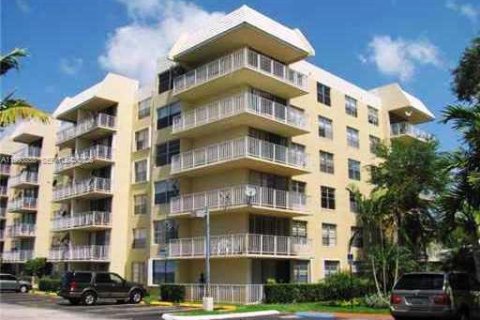 Copropriété à vendre à Miami, Floride: 2 chambres, 116.41 m2 № 2145666 - photo 2