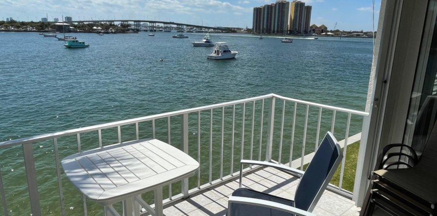 Condo à Riviera Beach, Floride, 2 chambres  № 1081533
