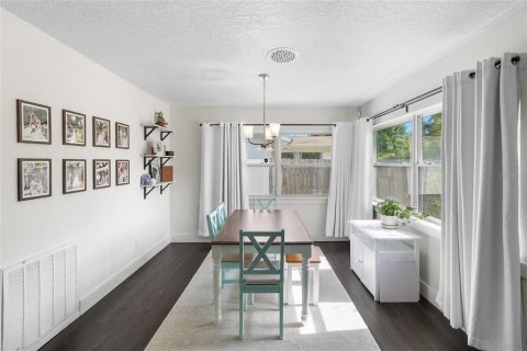 House in Saint Petersburg, Florida 2 bedrooms, 96.71 sq.m. № 1865959 - photo 10