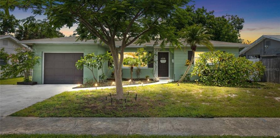 Casa en Saint Petersburg, Florida 2 dormitorios, 96.71 m2 № 1865959