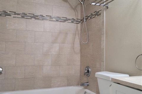 Condo in Brandon, Florida, 2 bedrooms  № 1853666 - photo 14