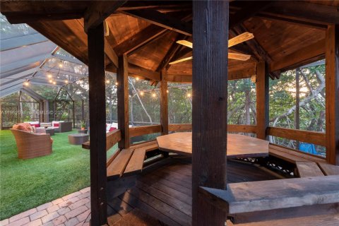 Villa ou maison à vendre à Miami, Floride: 6 chambres, 250.65 m2 № 2080890 - photo 6