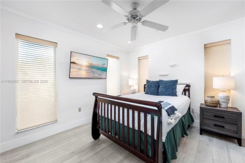 Villa ou maison à vendre à Miami, Floride: 6 chambres, 250.65 m2 № 2080890 - photo 25