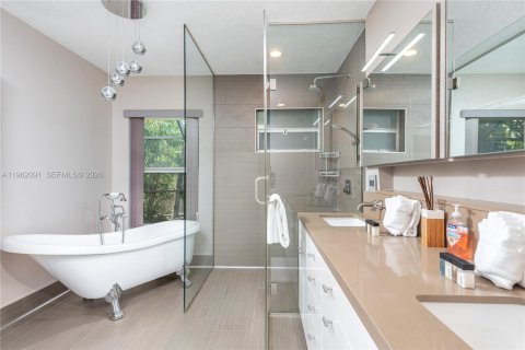 Villa ou maison à vendre à Miami, Floride: 6 chambres, 250.65 m2 № 2080890 - photo 23