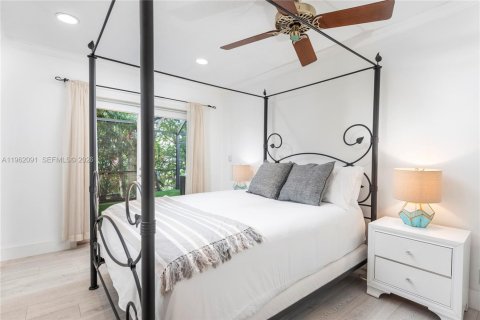 Villa ou maison à vendre à Miami, Floride: 6 chambres, 250.65 m2 № 2080890 - photo 27