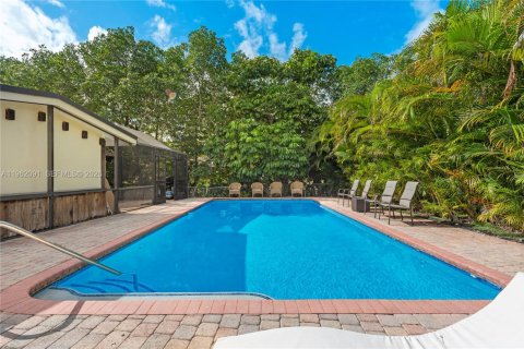 Villa ou maison à vendre à Miami, Floride: 6 chambres, 250.65 m2 № 2080890 - photo 11