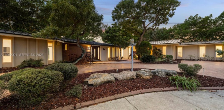 Villa ou maison à Miami, Floride 6 chambres, 250.65 m2 № 2080890