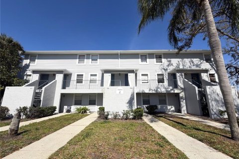 Condominio en Tampa, Florida, 1 dormitorio  № 2102785