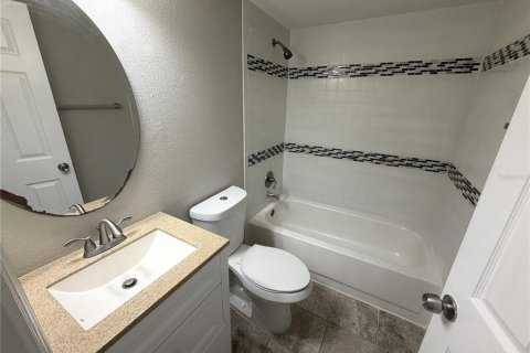 Condo in Tampa, Florida, 1 bedroom  № 2102785 - photo 11