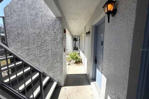 Condo in Tampa, Florida, 1 bedroom  № 2102785 - photo 13