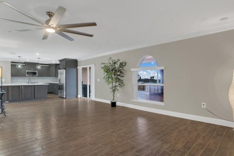 Casa en venta en Clermont, Florida, 6 dormitorios, 367.15 m2 № 1548590 - foto 8
