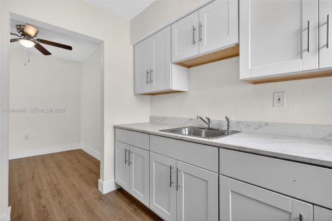 Immobilier commercial à vendre à Miami, Floride: 167.04 m2 № 2027616 - photo 11