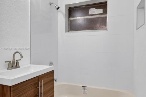 Immobilier commercial à vendre à Miami, Floride: 167.04 m2 № 2027616 - photo 20