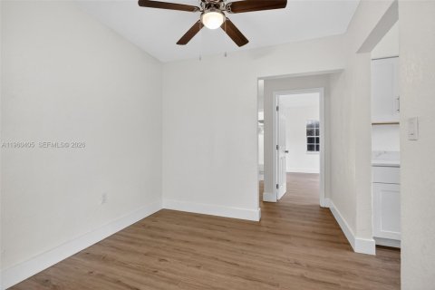 Immobilier commercial à vendre à Miami, Floride: 167.04 m2 № 2027616 - photo 7