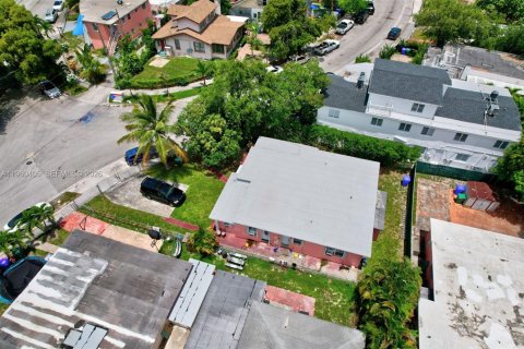 Immobilier commercial à vendre à Miami, Floride: 167.04 m2 № 2027616 - photo 2