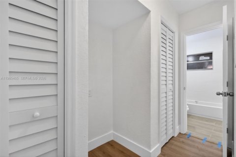 Immobilier commercial à vendre à Miami, Floride: 167.04 m2 № 2027616 - photo 18