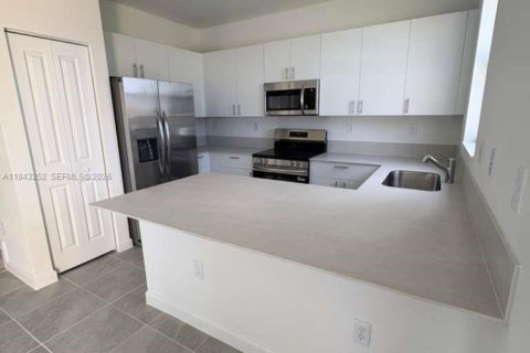 Casa en alquiler en Homestead, Florida, 4 dormitorios № 2059834 - foto 6