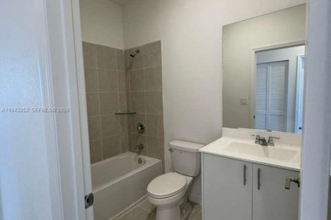 Casa en alquiler en Homestead, Florida, 4 dormitorios № 2059834 - foto 15