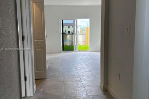 Casa en alquiler en Homestead, Florida, 4 dormitorios № 2059834 - foto 8