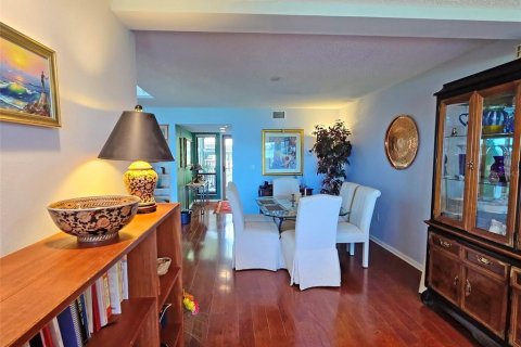 Adosado en alquiler en Sarasota, Florida, 3 dormitorios, 220.36 m2 № 2142799 - foto 14