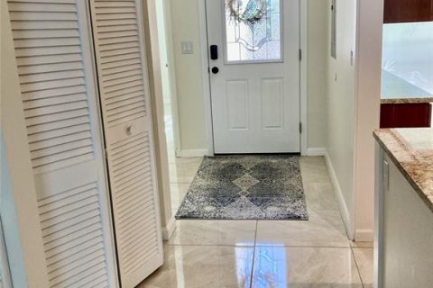 Condominio en alquiler en Bradenton, Florida, 2 dormitorios, 126.72 m2 № 2097366 - foto 5