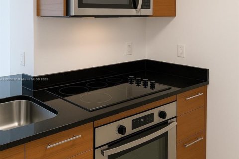 Купить кондоминиум в Майами, Флорида 1 спальня, 78.5м2, № 1972888 - фото 24