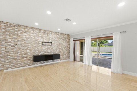 Villa ou maison à vendre à Plantation, Floride: 5 chambres, 246.84 m2 № 1949949 - photo 10