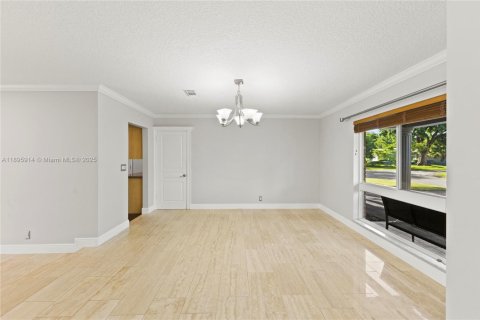 Villa ou maison à vendre à Plantation, Floride: 5 chambres, 246.84 m2 № 1949949 - photo 9