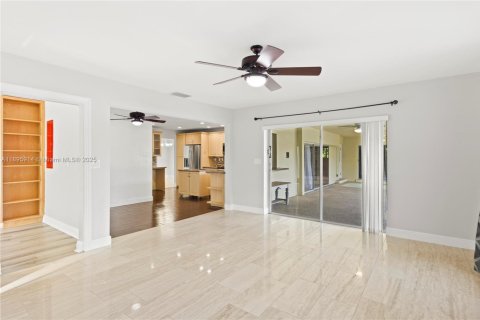 Villa ou maison à vendre à Plantation, Floride: 5 chambres, 246.84 m2 № 1949949 - photo 17